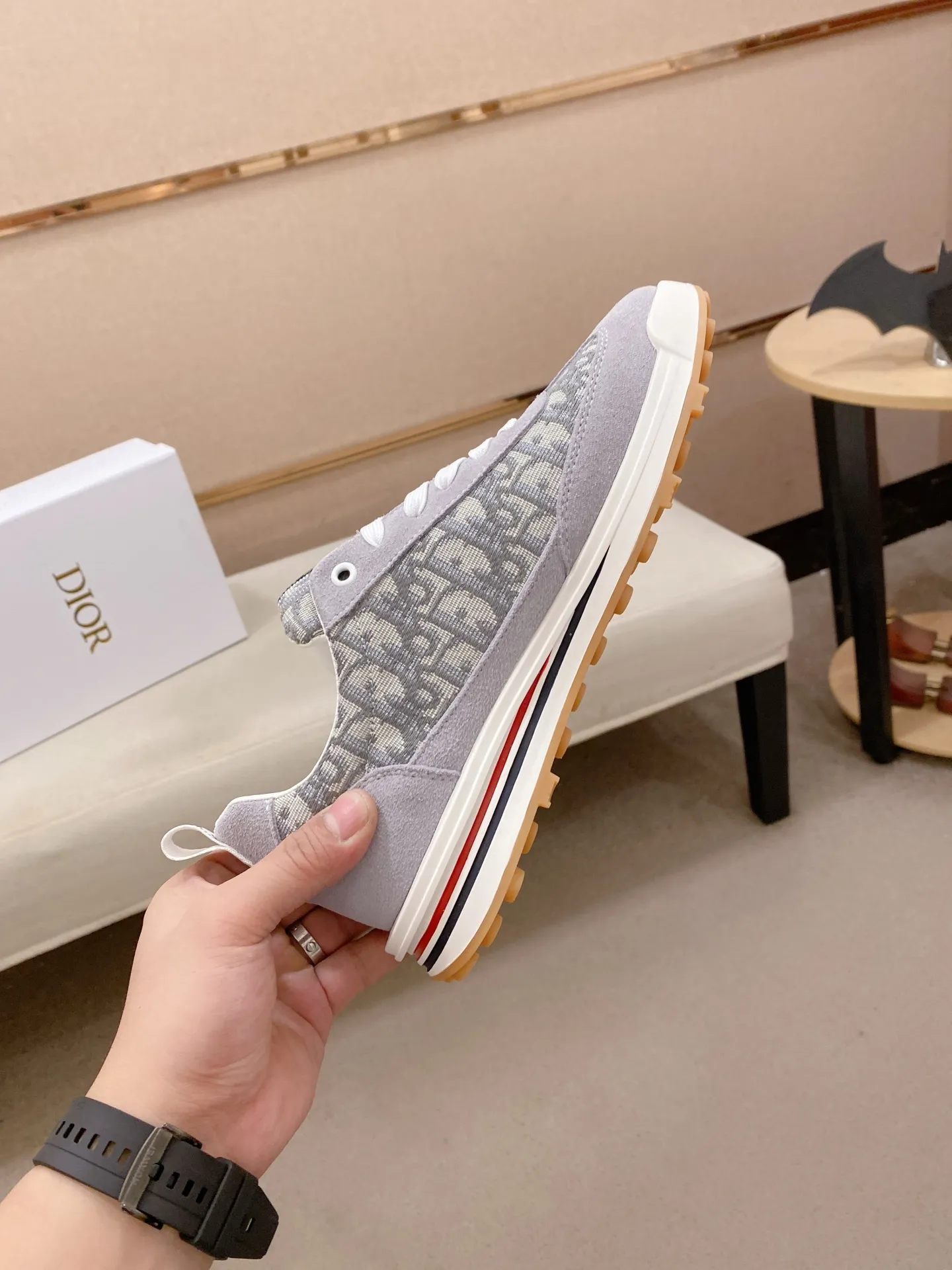 Factory price: 420💰[Dior·Dior] New casual sports style men's shoes, new spring and summer design, perfect workmanship, lace-up lazy style to create wardrobe quality, upper: imported cowhide, sheepskin lining is soft and comfortable, ultra-light TPU wear-resistant outsole, simple, versatile fashion men's shoes, excellent color code number 38--44. (Can be customized for 45 non-refundable)